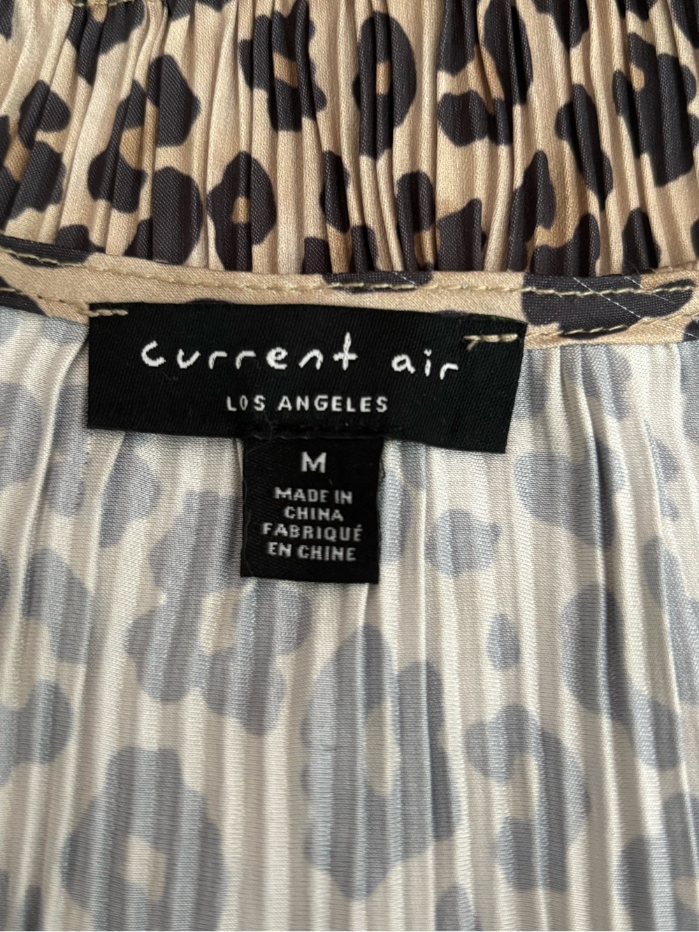 Current Air Leopard Print V-Neck Smocked Peplum Top Size Medium - Picture 8 of 9